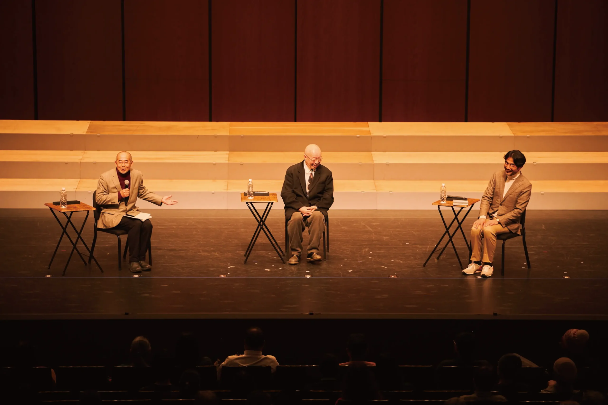 保護中: 「劇場ってどんな場所？ ひとの集まる場所の未来」 小山田徹 × 藤原辰史 × 鷲田清一 クロストーク レポート【その１】