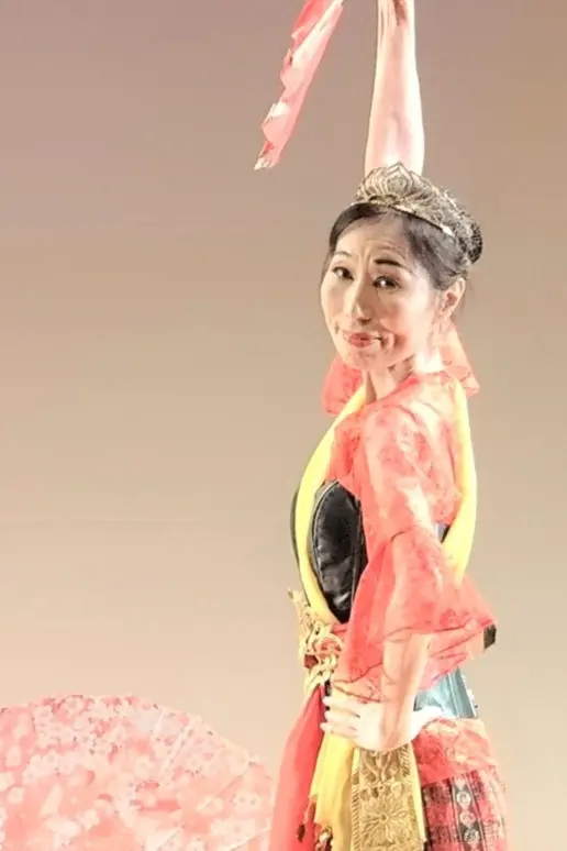 <strong><small>河島加奈子 </small><br>「インドネシア ジャワの踊り」</strong>